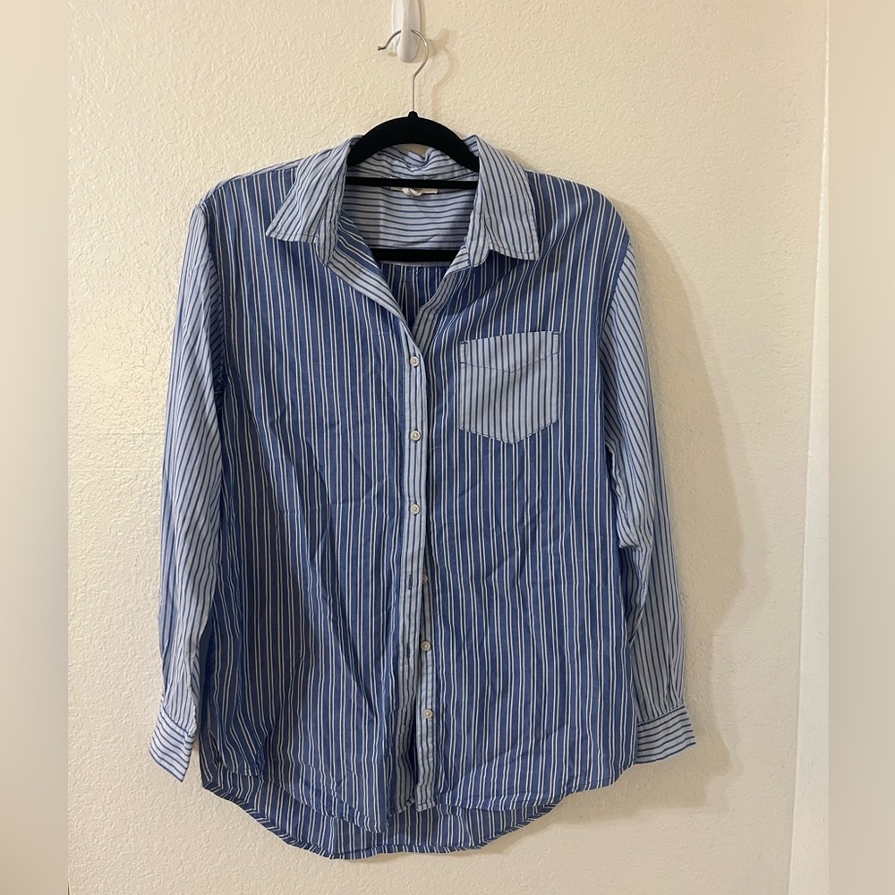 beachlunchlounge Women’s Blue and White Striped Button Down - Picture 1 of 4